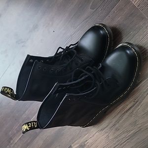 Dr. Martens (read description)